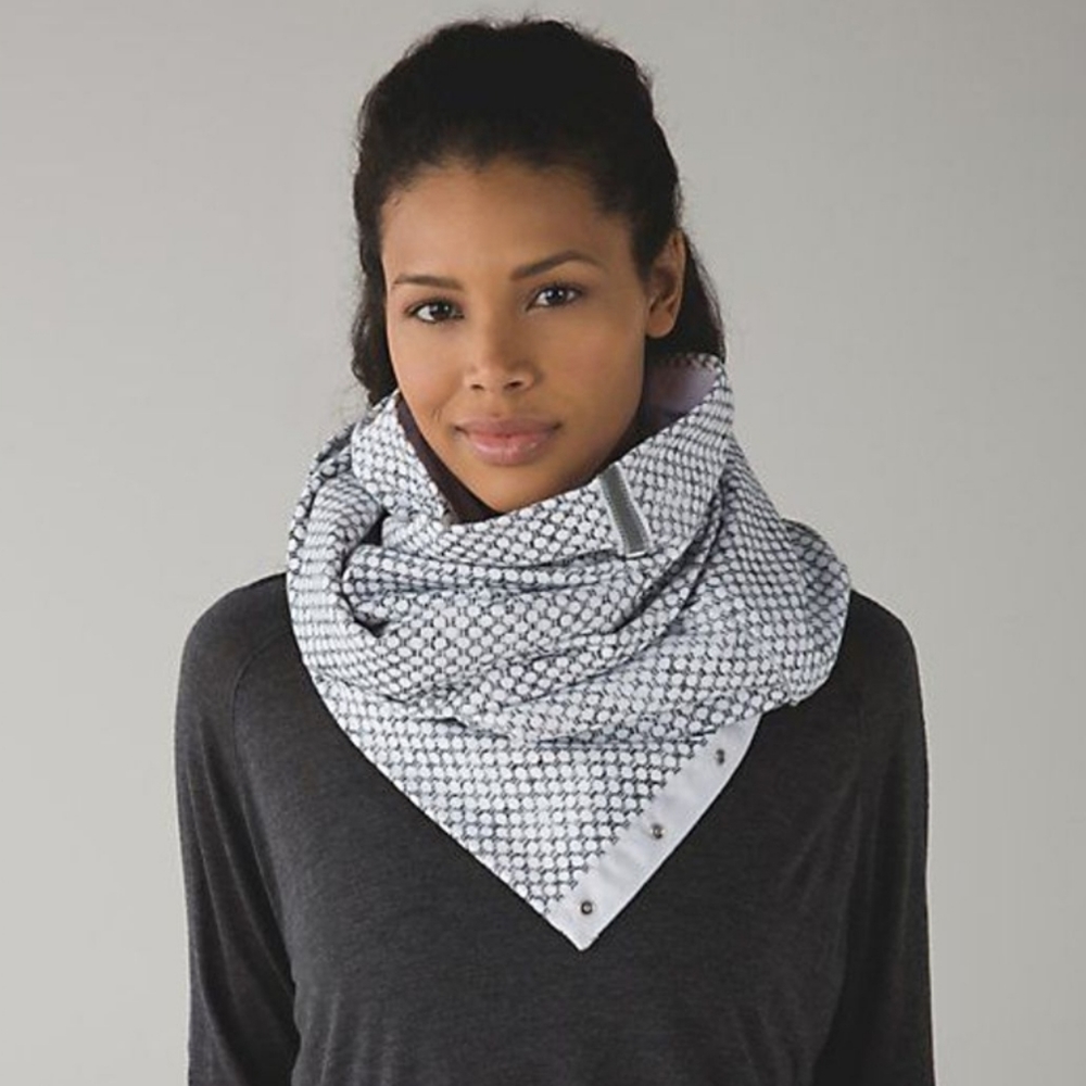 Lululemon Vinyasa Scarf *Fleece